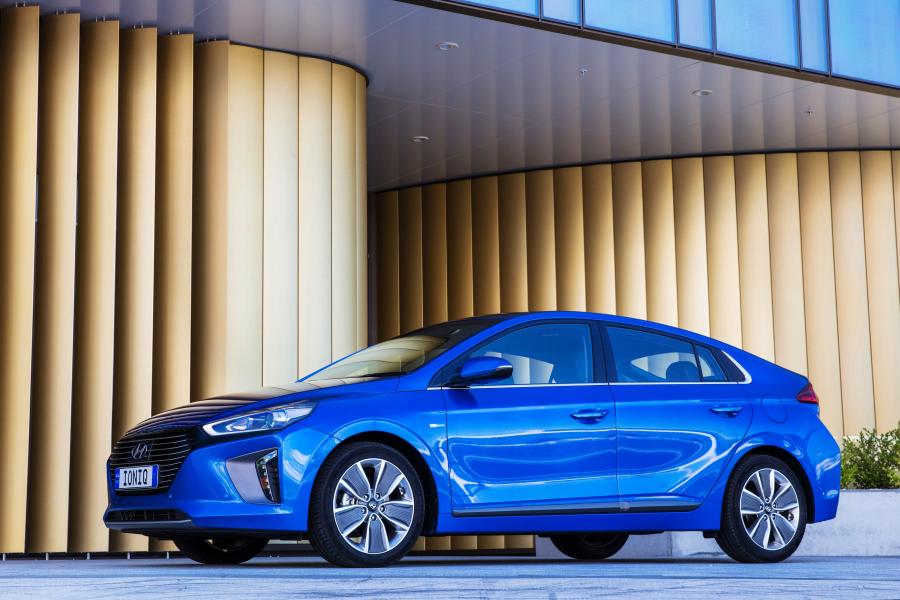  Hyundai IONIQ hybrid (AE) 2018 года  (AU) (фото 9 из 42)